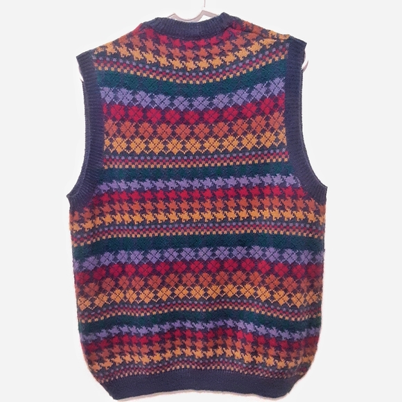 Knit vest. Multi color. Button front + Pockets - Picture 2 of 4